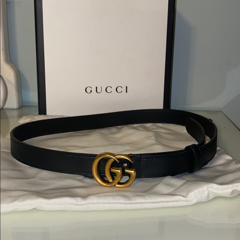 Thin Gucci leather belt with double G